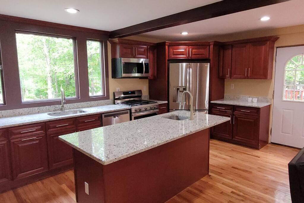 מונטיצ'לו Sunset Estate In The Catskills מראה חיצוני תמונה